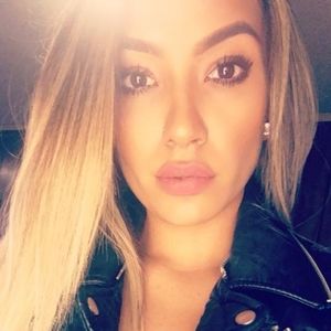 Meet your Posher, Isabel